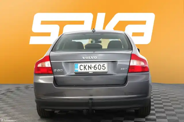 Harmaa Sedan, Volvo S80 – CKN-605