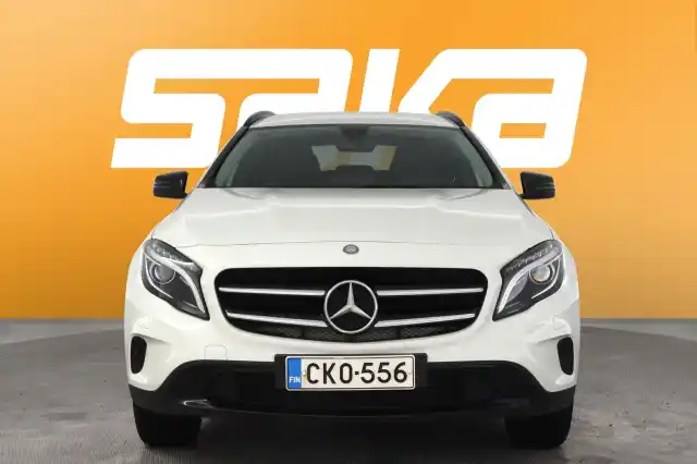 Valkoinen Maastoauto, Mercedes-Benz GLA – CKO-556