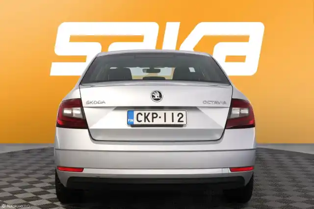 Harmaa Viistoperä, Skoda Octavia – CKP-112