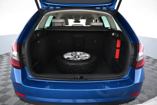 Sininen Farmari, Skoda Octavia – CKP-121