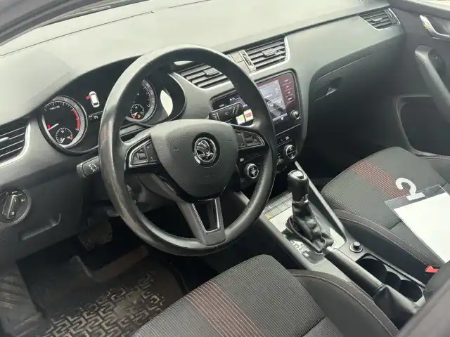 Harmaa Farmari, Skoda Octavia – CKP-134