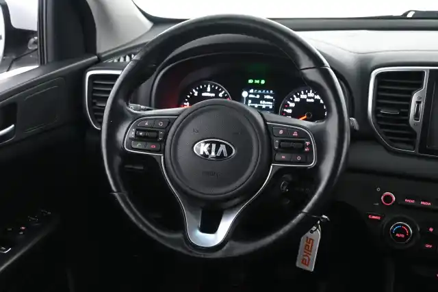 Valkoinen Maastoauto, Kia Sportage – CKP-836