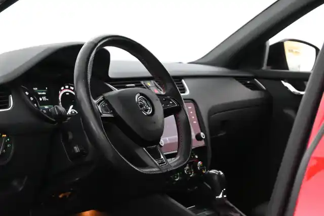 Punainen Farmari, Skoda Octavia – CKR-358