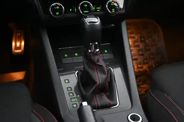 Punainen Farmari, Skoda Octavia – CKR-358
