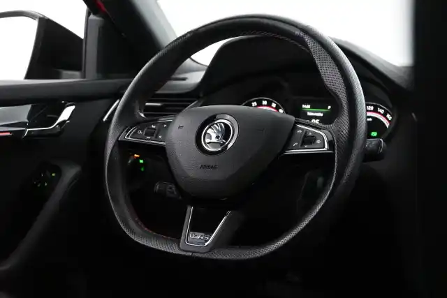 Punainen Farmari, Skoda Octavia – CKR-358