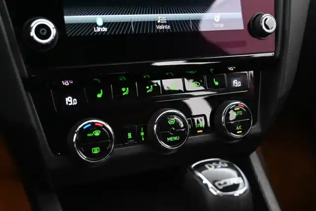 Punainen Farmari, Skoda Octavia – CKR-358