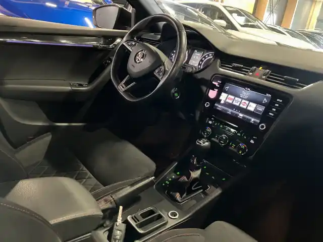 Punainen Farmari, Skoda Octavia – CKR-358