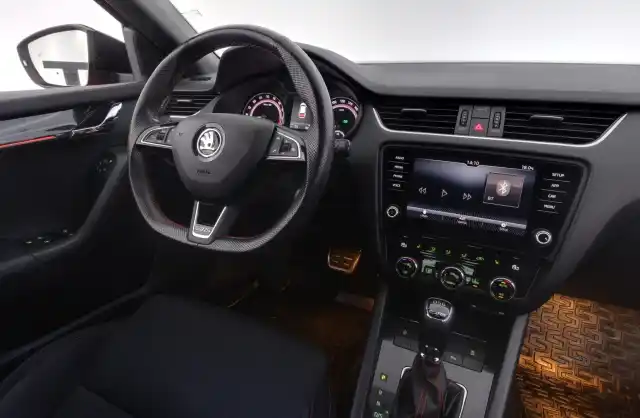 Punainen Farmari, Skoda Octavia – CKR-358