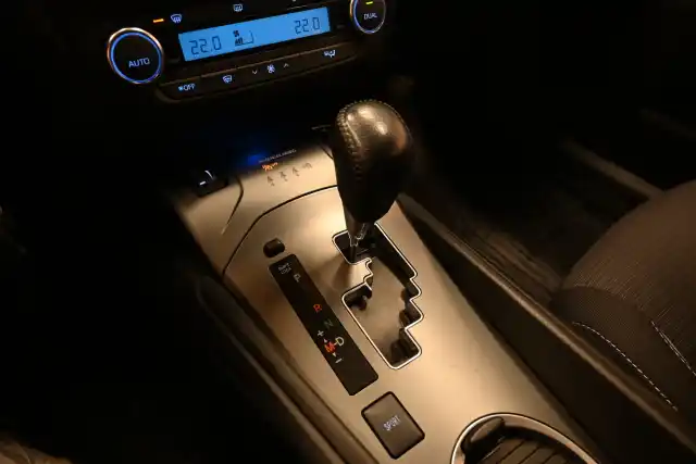 Musta Farmari, Toyota Avensis – CKU-590