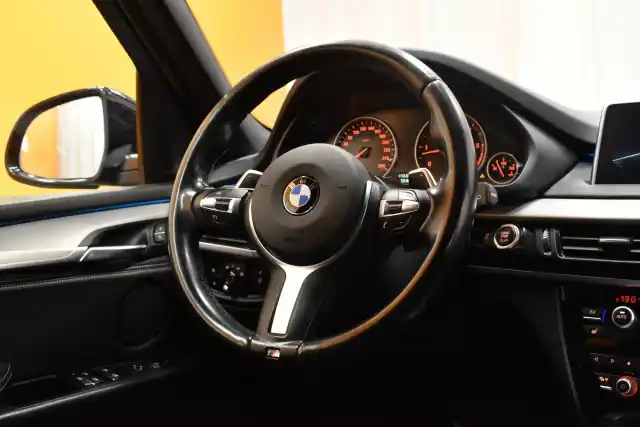 Musta Maastoauto, BMW X5 – CKV-532