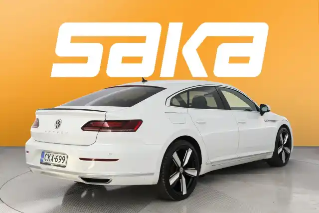 Valkoinen Sedan, Volkswagen Arteon – CKX-699