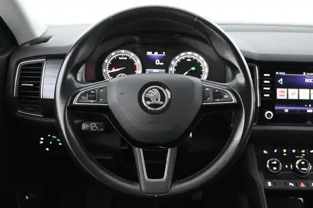 Sininen Maastoauto, Skoda Kodiaq – CKX-743