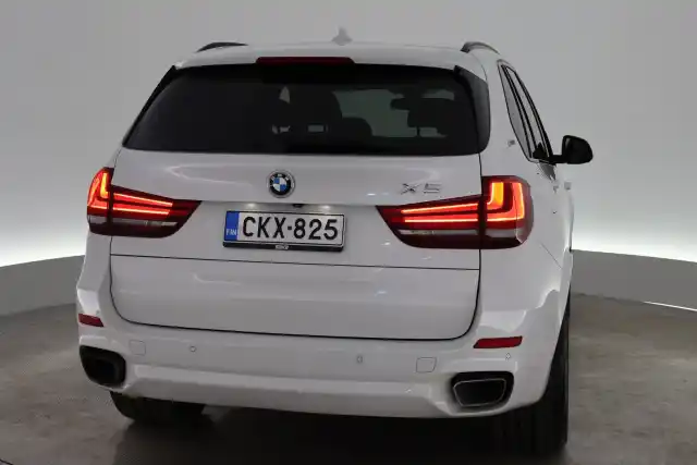 Valkoinen Maastoauto, BMW X5 – CKX-825