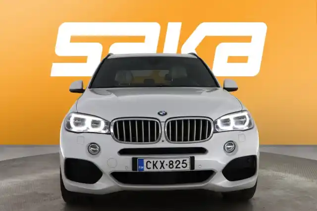 Valkoinen Maastoauto, BMW X5 – CKX-825