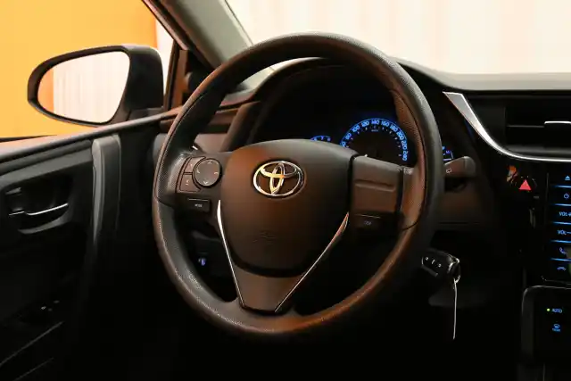 Valkoinen Viistoperä, Toyota Auris – CKY-634