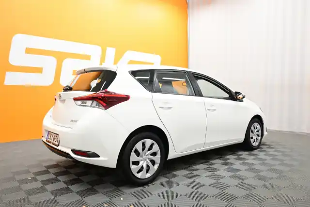 Valkoinen Viistoperä, Toyota Auris – CKY-634