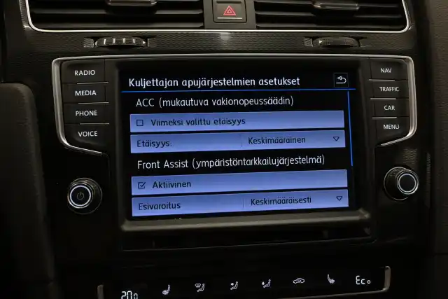 Valkoinen Viistoperä, Volkswagen Golf – CKY-757