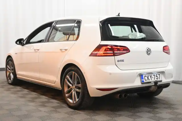 Valkoinen Viistoperä, Volkswagen Golf – CKY-757