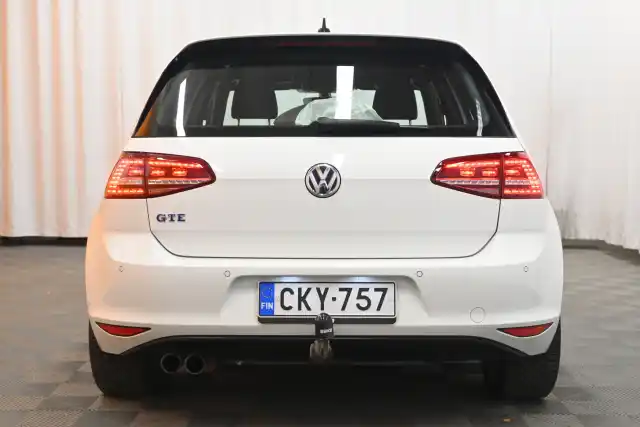 Valkoinen Viistoperä, Volkswagen Golf – CKY-757