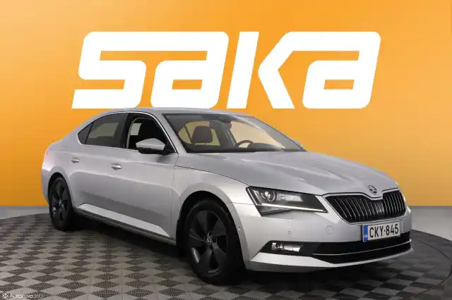 Harmaa Sedan, Skoda Superb – CKY-845