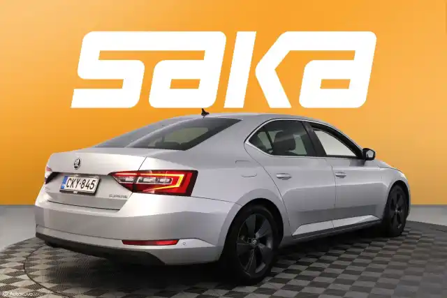 Harmaa Sedan, Skoda Superb – CKY-845