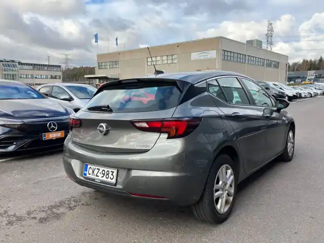 Harmaa Viistoperä, Opel Astra – CKZ-983