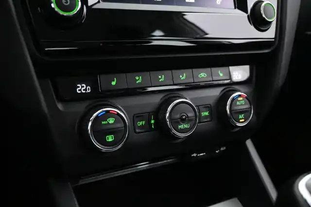 Valkoinen Farmari, Skoda Octavia – CLA-148