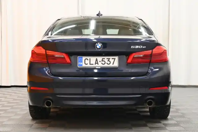 Sininen Sedan, BMW 530 – CLA-537