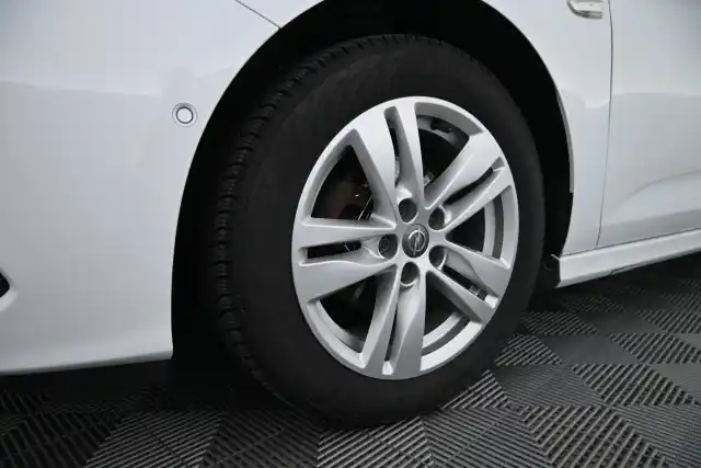 Valkoinen Viistoperä, Opel Astra – CLA-913