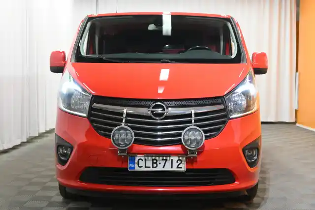 Punainen Pakettiauto, Opel Vivaro – CLB-712
