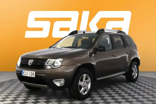 Ruskea Maastoauto, Dacia Duster – CLC-128