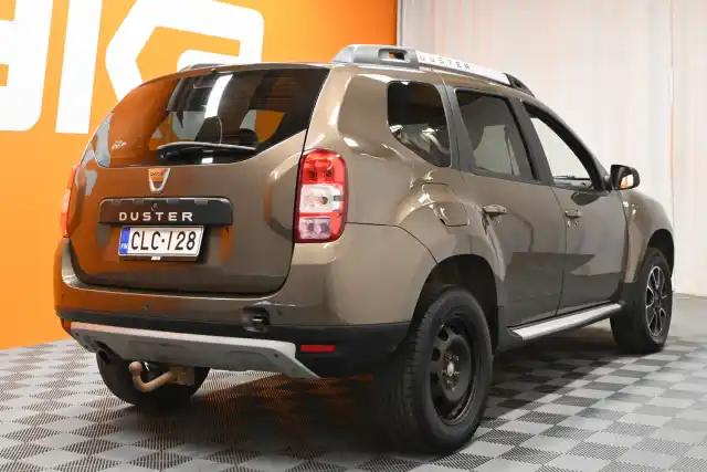 Ruskea Maastoauto, Dacia Duster – CLC-128