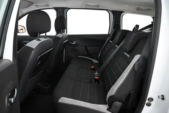 Valkoinen Tila-auto, Dacia Lodgy – CLC-131