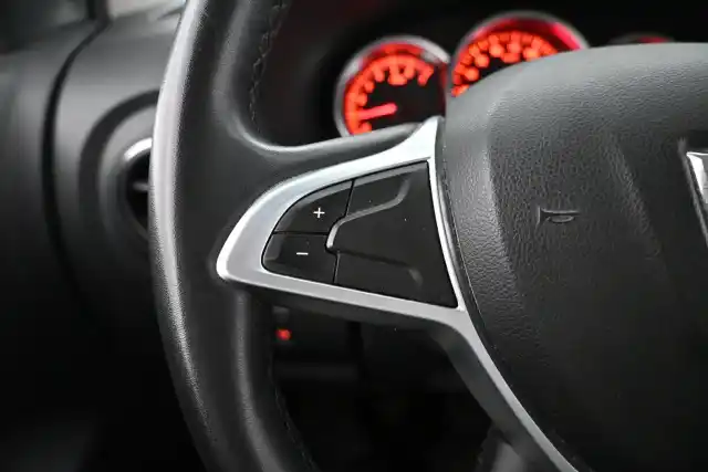 Valkoinen Tila-auto, Dacia Lodgy – CLC-131