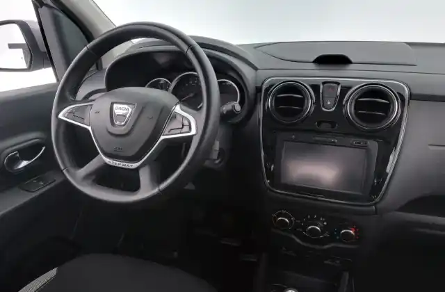 Valkoinen Tila-auto, Dacia Lodgy – CLC-131