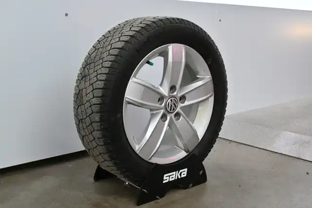 Punainen Viistoperä, Volkswagen Golf – CLC-329