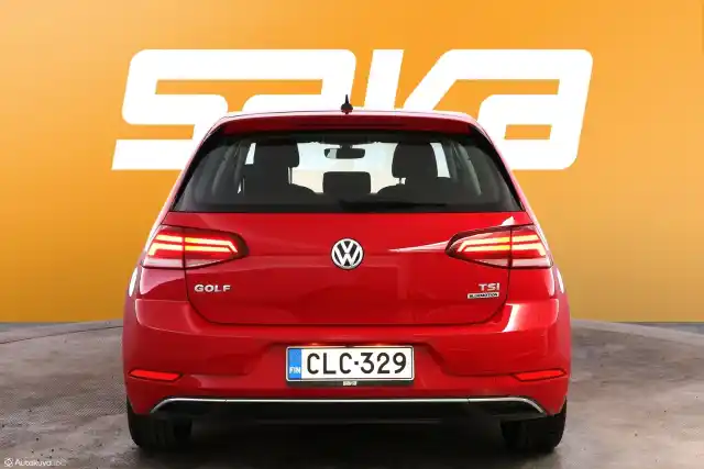 Punainen Viistoperä, Volkswagen Golf – CLC-329