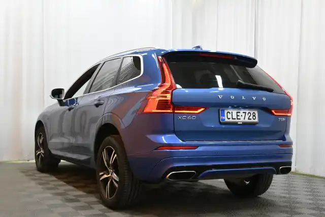 Sininen Maastoauto, Volvo XC60 – CLE-728