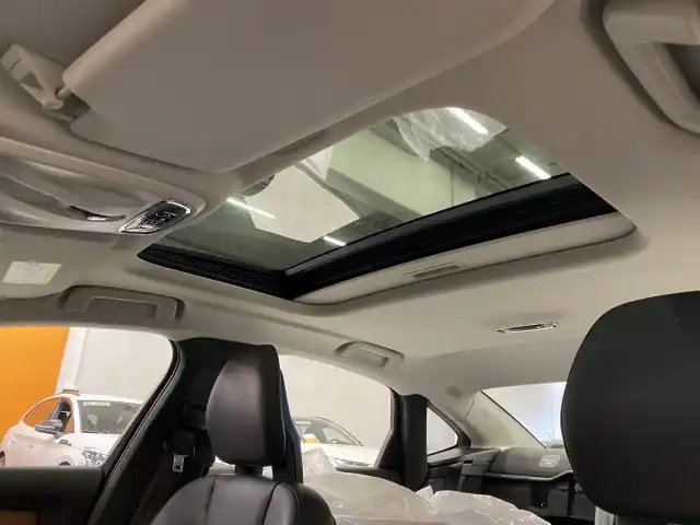 Harmaa Sedan, Volvo S90 – CLE-827