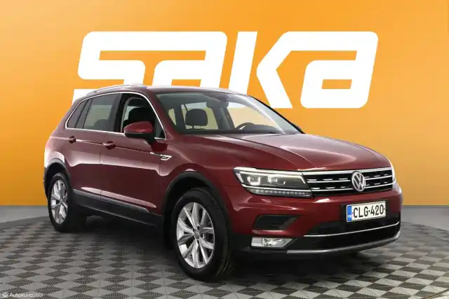 Punainen Maastoauto, Volkswagen Tiguan – CLG-420