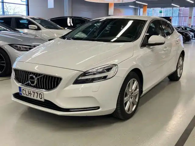 Valkoinen Viistoperä, Volvo V40 – CLH-770