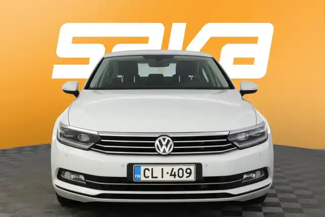 Valkoinen Sedan, Volkswagen Passat – CLI-409