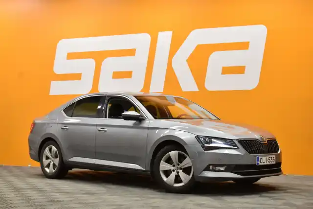 Harmaa Sedan, Skoda Superb – CLI-535