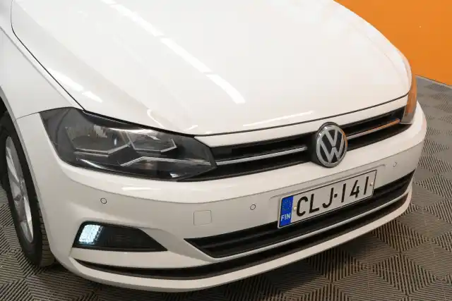 Valkoinen Viistoperä, Volkswagen Polo – CLJ-141