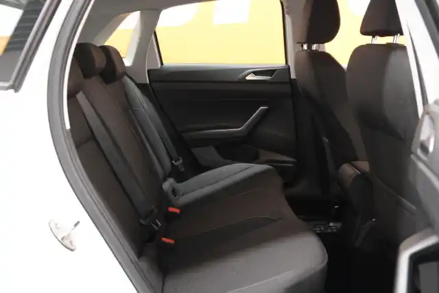 Valkoinen Viistoperä, Volkswagen Polo – CLJ-141