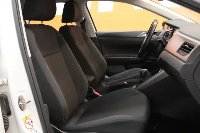Valkoinen Viistoperä, Volkswagen Polo – CLJ-141
