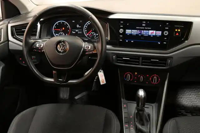 Valkoinen Viistoperä, Volkswagen Polo – CLJ-141