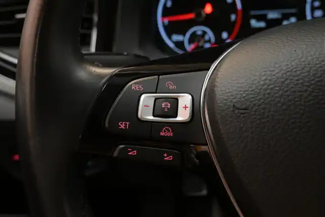 Valkoinen Viistoperä, Volkswagen Polo – CLJ-141