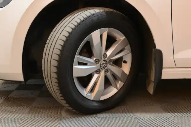 Valkoinen Viistoperä, Volkswagen Polo – CLJ-141