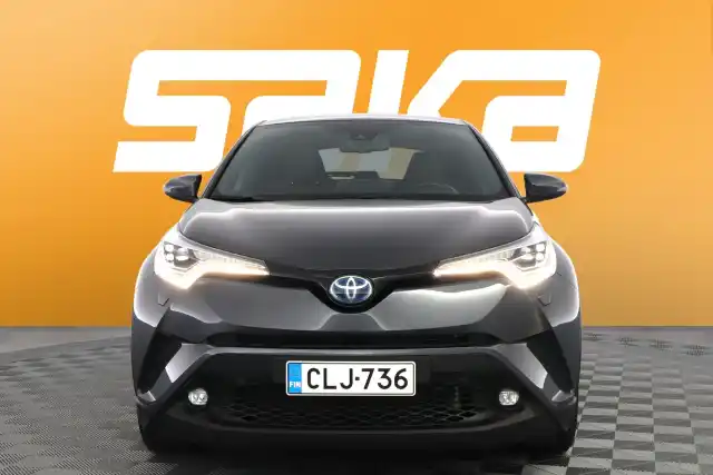 Harmaa Maastoauto, Toyota C-HR – CLJ-736